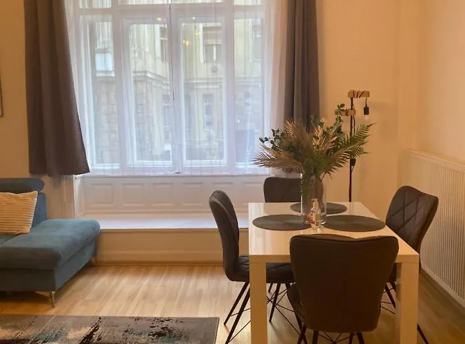 Blue Danube Apartment Downtown With Free Parking